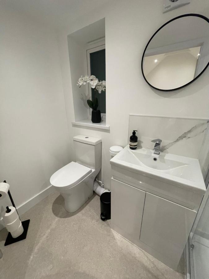 The Lodge Hideaway In Cowes Gurnard Exteriör bild