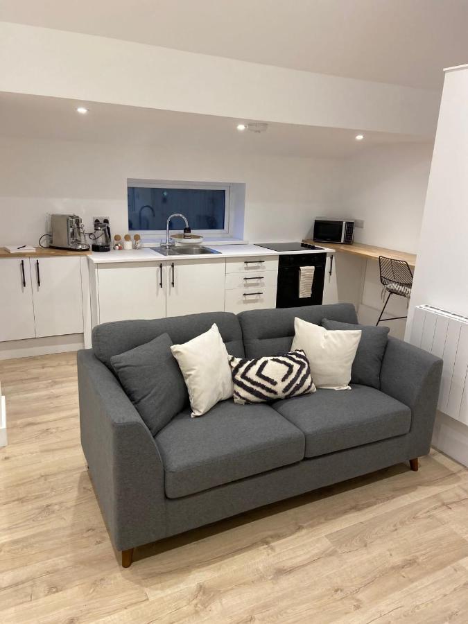 The Lodge Hideaway In Cowes Gurnard Exteriör bild